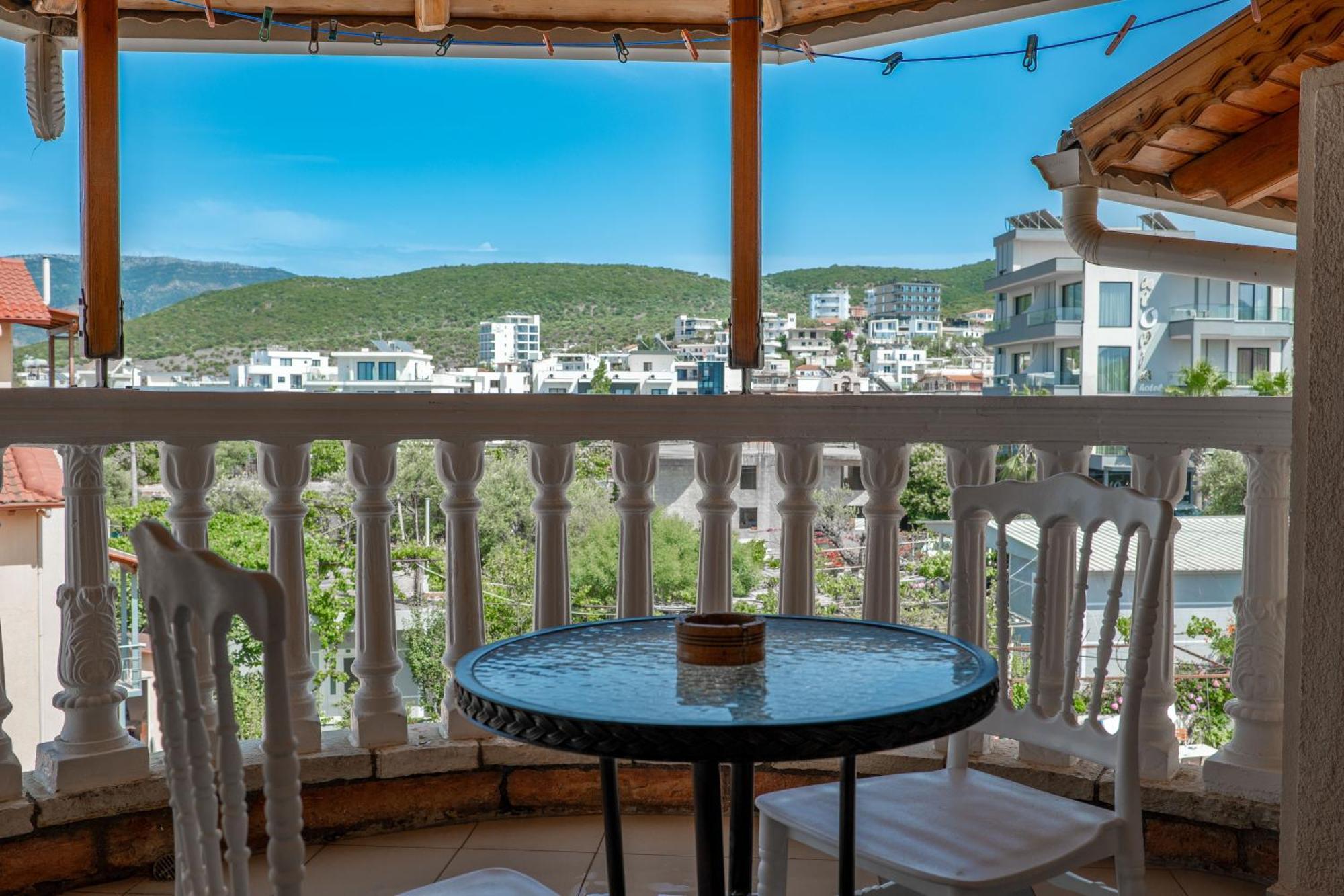 Hotel Castle Ksamil Exterior photo